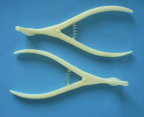 һ����ʹ�ñǾ�