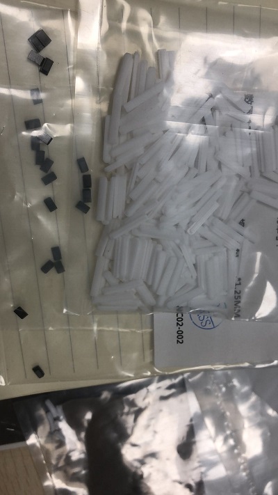 �����������ط����ڰ׵����