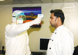 ������E������