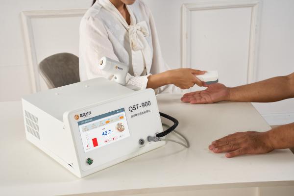 �о����շ�����Ǳ�����Ѷʱ��QST�񾭼���¶ȼ��