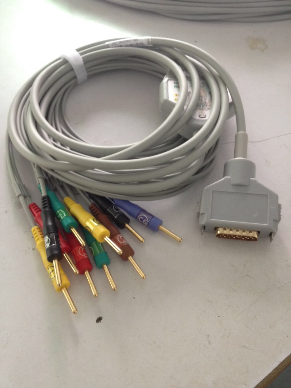 �����ڸ����ĵ�ͼ��ʮ�������ߣ�12�����ߣ������ĵ絼����