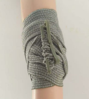 ��ɫ�б����̶���