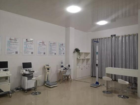 ����С��