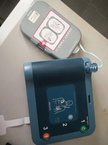 ���Զ����������(AED��