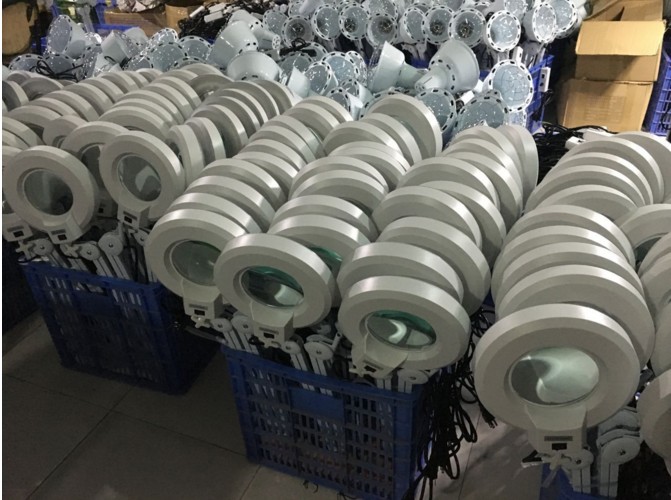 �Ŵ󾵵����