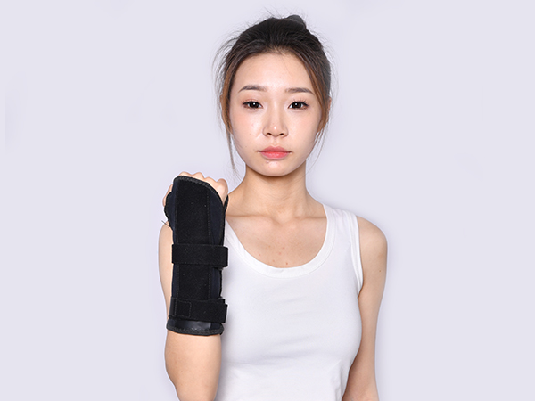支撑腕部固定带手腕关节支具家用护腕手骨折支架桡骨扭伤固定夹板