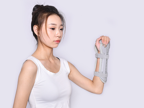 手腕尺桡骨腕关节远端前臂手臂骨折固定器护腕支具吊带护具夹板